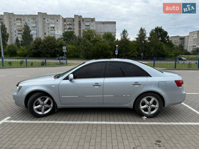 Серый Хендай Соната, объемом двигателя 3.3 л и пробегом 192 тыс. км за 5000 $, фото 5 на Automoto.ua