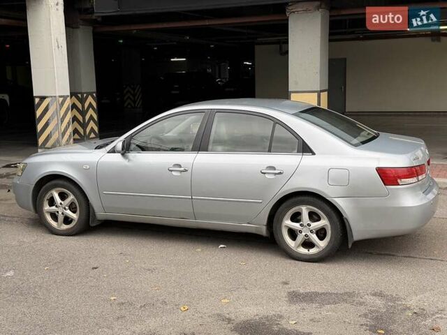 Серый Хендай Соната, объемом двигателя 2.4 л и пробегом 200 тыс. км за 3700 $, фото 34 на Automoto.ua