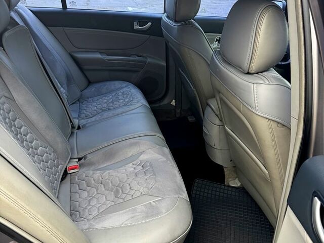 Серый Хендай Соната, объемом двигателя 2.4 л и пробегом 192 тыс. км за 6000 $, фото 7 на Automoto.ua