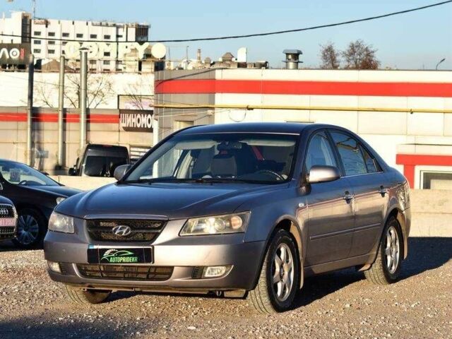 Серый Хендай Соната, объемом двигателя 2.4 л и пробегом 280 тыс. км за 5299 $, фото 4 на Automoto.ua