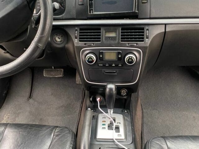 Сірий Хендай Соната, об'ємом двигуна 2 л та пробігом 243 тис. км за 6500 $, фото 8 на Automoto.ua