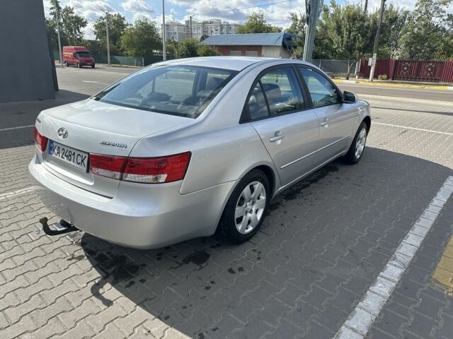 Сірий Хендай Соната, об'ємом двигуна 2 л та пробігом 228 тис. км за 2900 $, фото 2 на Automoto.ua