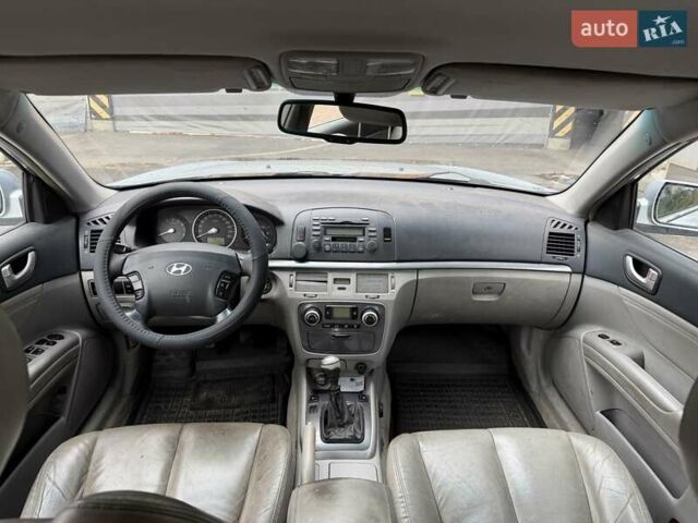 Серый Хендай Соната, объемом двигателя 2.4 л и пробегом 200 тыс. км за 3700 $, фото 37 на Automoto.ua