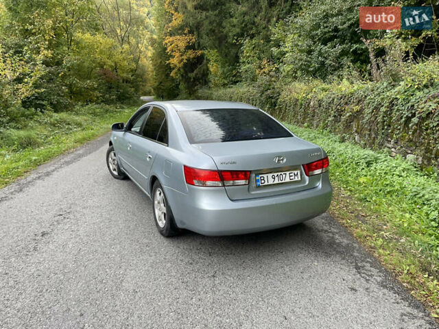 Хендай Соната 2006 у Тячеве на Automoto.ua Сірий Хендай Соната, об'ємом двигуна 2.36 л та пробігом 258 тис. км за 5500 $, фото 9 на Automoto.ua