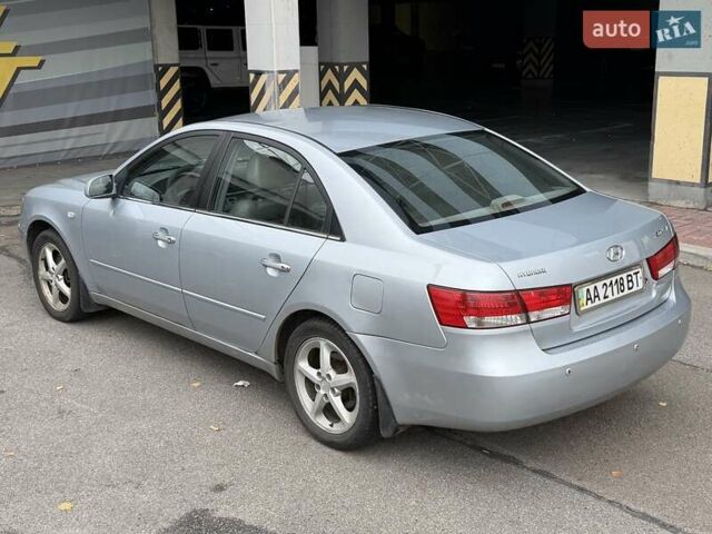 Серый Хендай Соната, объемом двигателя 2.4 л и пробегом 200 тыс. км за 3700 $, фото 18 на Automoto.ua