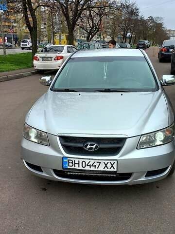 Хендай Соната 2006 в Одессе на Automoto.ua Серый Хендай Соната, объемом двигателя 2 л и пробегом 290 тыс. км за 5900 $, фото 4 на Automoto.ua