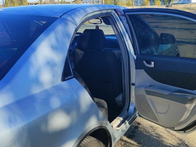 Серый Хендай Соната, объемом двигателя 2.4 л и пробегом 350 тыс. км за 4800 $, фото 6 на Automoto.ua