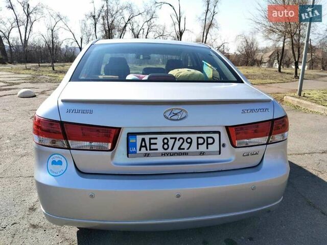 Серый Хендай Соната, объемом двигателя 1.99 л и пробегом 260 тыс. км за 6000 $, фото 3 на Automoto.ua