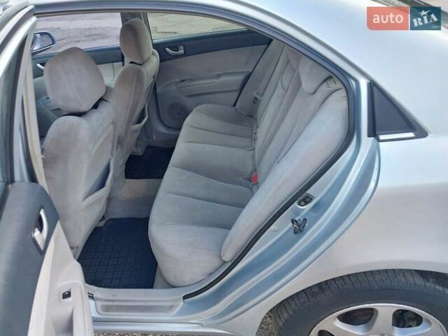 Серый Хендай Соната, объемом двигателя 2.36 л и пробегом 217 тыс. км за 5000 $, фото 26 на Automoto.ua