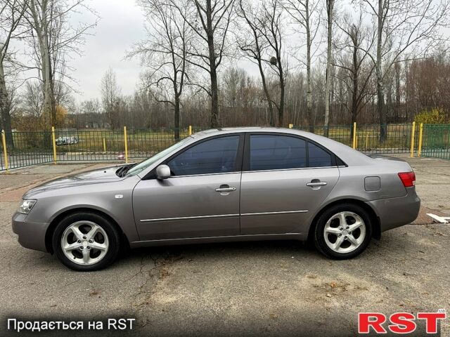 Серый Хендай Соната, объемом двигателя 2.4 л и пробегом 192 тыс. км за 6000 $, фото 3 на Automoto.ua