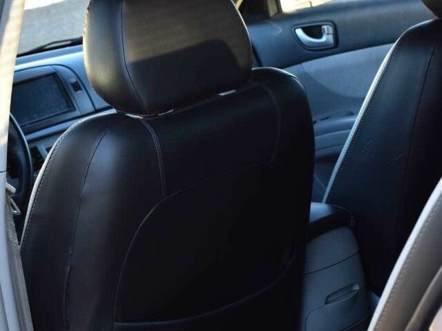 Серый Хендай Соната, объемом двигателя 2.4 л и пробегом 280 тыс. км за 5299 $, фото 14 на Automoto.ua