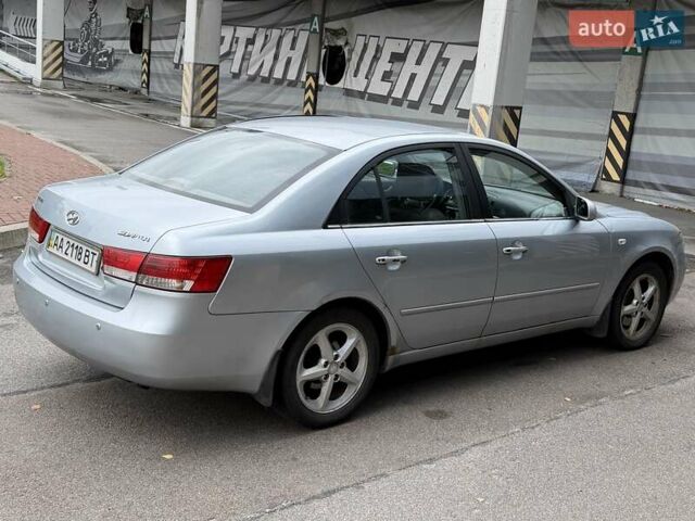 Серый Хендай Соната, объемом двигателя 2.4 л и пробегом 200 тыс. км за 3700 $, фото 32 на Automoto.ua