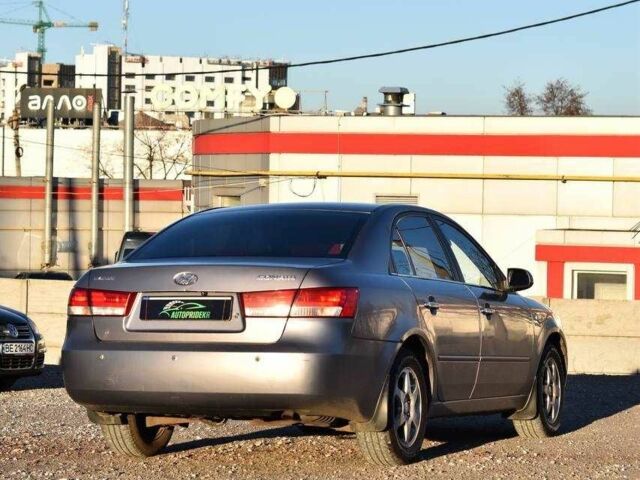 Серый Хендай Соната, объемом двигателя 2.4 л и пробегом 280 тыс. км за 5299 $, фото 1 на Automoto.ua