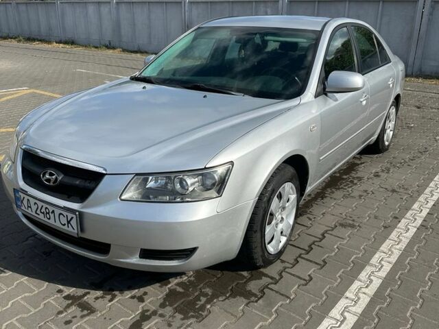 Сірий Хендай Соната, об'ємом двигуна 2 л та пробігом 228 тис. км за 2900 $, фото 3 на Automoto.ua