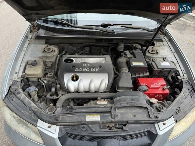 Серый Хендай Соната, объемом двигателя 2.4 л и пробегом 200 тыс. км за 3700 $, фото 46 на Automoto.ua