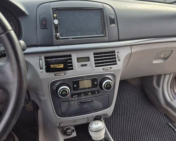 Серый Хендай Соната, объемом двигателя 2.4 л и пробегом 280 тыс. км за 5300 $, фото 11 на Automoto.ua