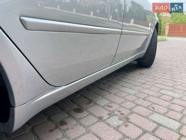 Хендай Соната 2006 у Тячеве на Automoto.ua Сірий Хендай Соната, об'ємом двигуна 2.36 л та пробігом 258 тис. км за 5500 $, фото 6 на Automoto.ua