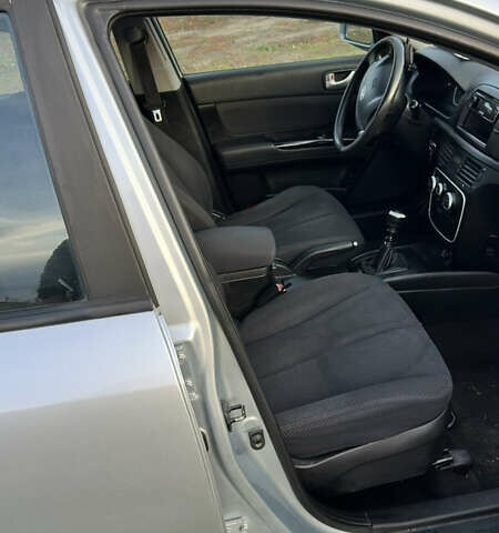 Хендай Соната 2006 у Смеле на Automoto.ua Сірий Хендай Соната, об'ємом двигуна 1.99 л та пробігом 275 тис. км за 5100 $, фото 21 на Automoto.ua