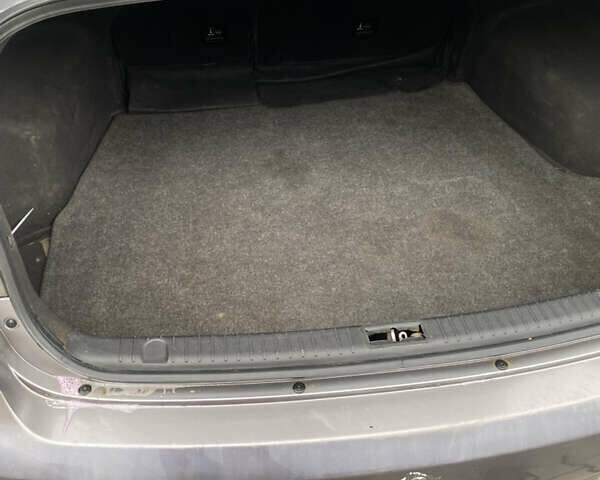 Серый Хендай Соната, объемом двигателя 2 л и пробегом 243 тыс. км за 6500 $, фото 9 на Automoto.ua