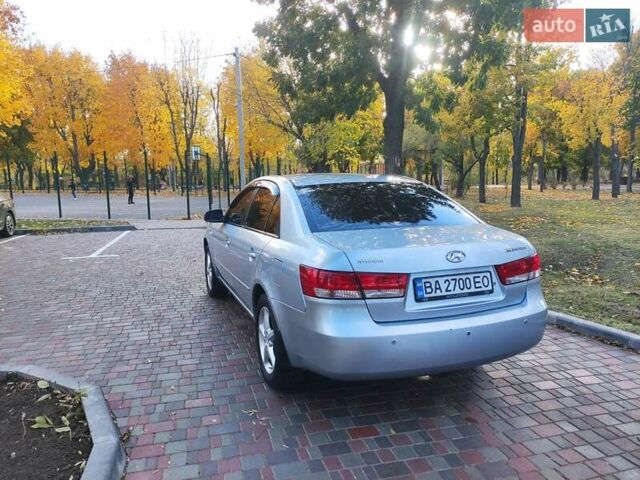 Серый Хендай Соната, объемом двигателя 2.4 л и пробегом 271 тыс. км за 7000 $, фото 3 на Automoto.ua