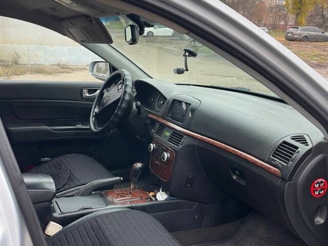 Сірий Хендай Соната, об'ємом двигуна 2.4 л та пробігом 246 тис. км за 5700 $, фото 2 на Automoto.ua