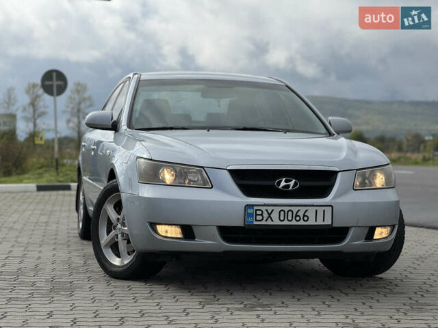 Серый Хендай Соната, объемом двигателя 2.36 л и пробегом 307 тыс. км за 5550 $, фото 1 на Automoto.ua