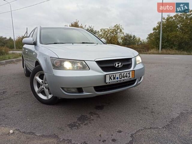 Серый Хендай Соната, объемом двигателя 2.4 л и пробегом 229 тыс. км за 4950 $, фото 34 на Automoto.ua