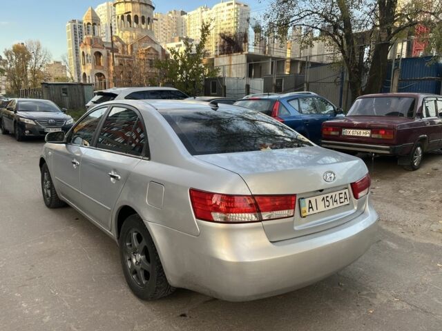 Серый Хендай Соната, объемом двигателя 2 л и пробегом 271 тыс. км за 4250 $, фото 5 на Automoto.ua