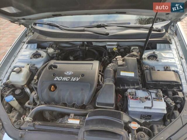 Серый Хендай Соната, объемом двигателя 2.4 л и пробегом 271 тыс. км за 7000 $, фото 14 на Automoto.ua