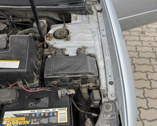 Серый Хендай Соната, объемом двигателя 2.36 л и пробегом 307 тыс. км за 5550 $, фото 45 на Automoto.ua