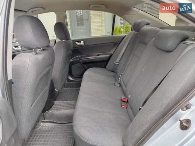 Сірий Хендай Соната, об'ємом двигуна 2 л та пробігом 126 тис. км за 6200 $, фото 20 на Automoto.ua