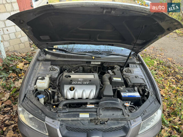 Серый Хендай Соната, объемом двигателя 2 л и пробегом 42 тыс. км за 9999 $, фото 31 на Automoto.ua