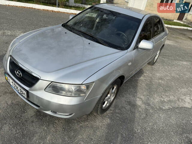 Сірий Хендай Соната, об'ємом двигуна 2 л та пробігом 420 тис. км за 3500 $, фото 7 на Automoto.ua