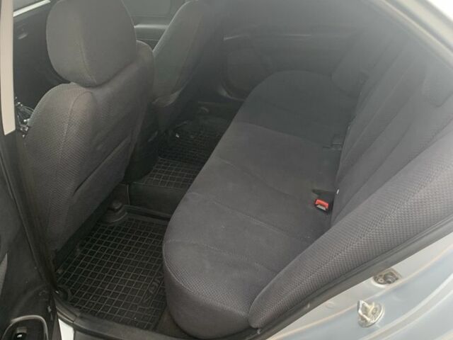 Серый Хендай Соната, объемом двигателя 2 л и пробегом 233 тыс. км за 5200 $, фото 2 на Automoto.ua