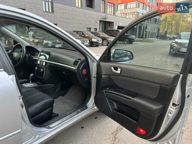 Серый Хендай Соната, объемом двигателя 2 л и пробегом 271 тыс. км за 4250 $, фото 7 на Automoto.ua