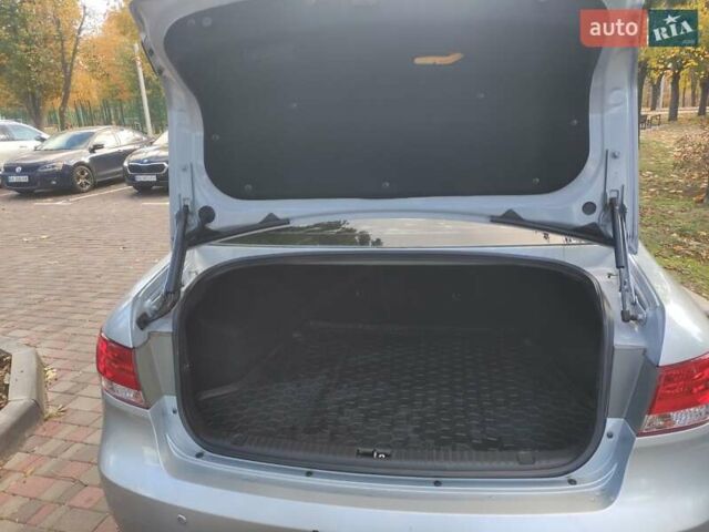 Серый Хендай Соната, объемом двигателя 2.4 л и пробегом 271 тыс. км за 7000 $, фото 13 на Automoto.ua