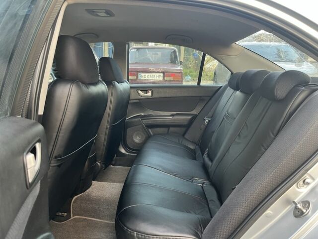 Серый Хендай Соната, объемом двигателя 2 л и пробегом 271 тыс. км за 4250 $, фото 16 на Automoto.ua