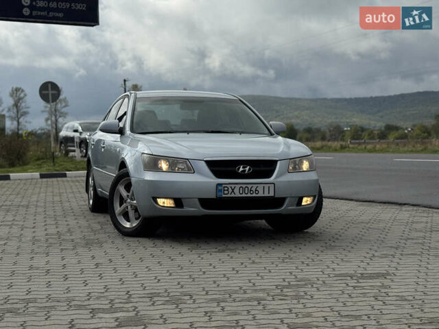 Серый Хендай Соната, объемом двигателя 2.36 л и пробегом 307 тыс. км за 5550 $, фото 9 на Automoto.ua
