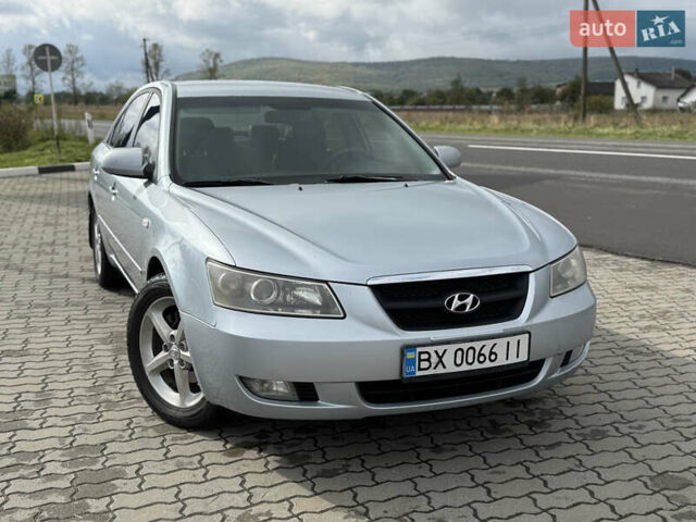 Серый Хендай Соната, объемом двигателя 2.36 л и пробегом 307 тыс. км за 5550 $, фото 6 на Automoto.ua