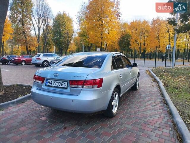 Серый Хендай Соната, объемом двигателя 2.4 л и пробегом 271 тыс. км за 7000 $, фото 1 на Automoto.ua