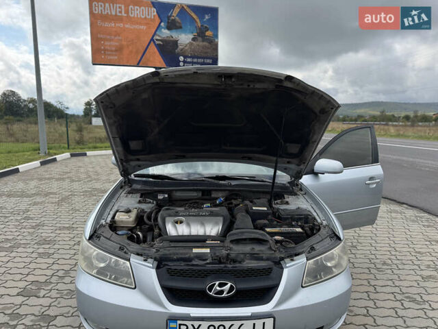 Серый Хендай Соната, объемом двигателя 2.36 л и пробегом 307 тыс. км за 5550 $, фото 47 на Automoto.ua