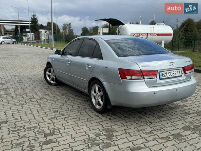 Серый Хендай Соната, объемом двигателя 2.36 л и пробегом 307 тыс. км за 5550 $, фото 13 на Automoto.ua