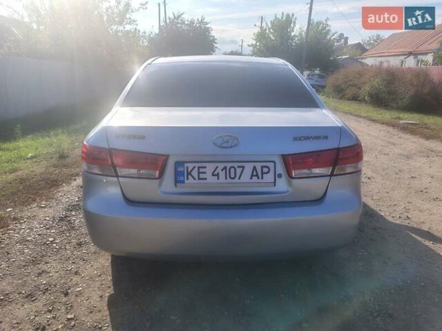 Хендай Соната 2007 у Павлограде на Automoto.ua Сірий Хендай Соната, об'ємом двигуна 2 л та пробігом 187 тис. км за 5250 $, фото 3 на Automoto.ua