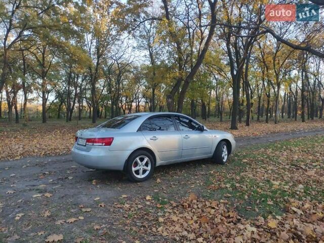 Серый Хендай Соната, объемом двигателя 2.4 л и пробегом 271 тыс. км за 7000 $, фото 15 на Automoto.ua