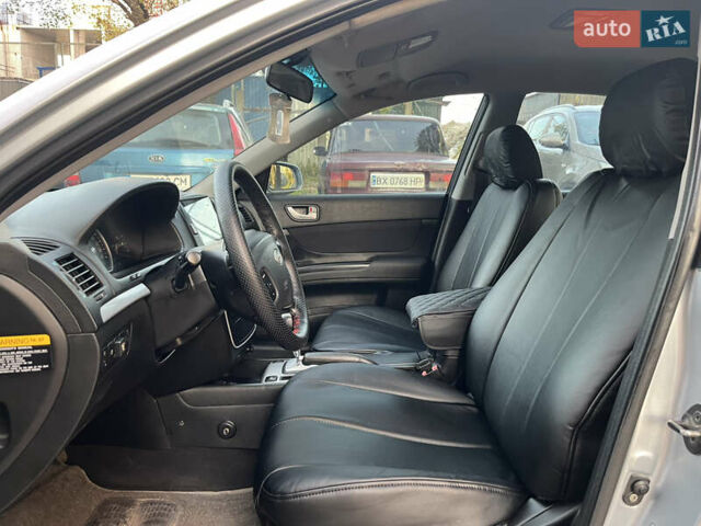 Серый Хендай Соната, объемом двигателя 2 л и пробегом 271 тыс. км за 4250 $, фото 10 на Automoto.ua