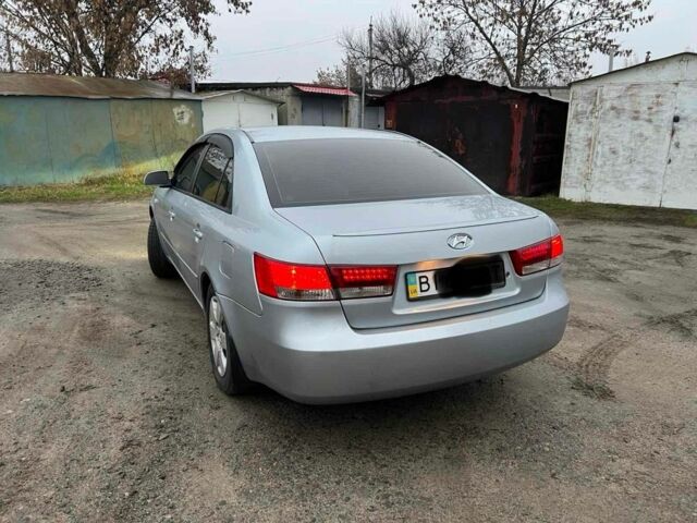 Серый Хендай Соната, объемом двигателя 2 л и пробегом 191 тыс. км за 5950 $, фото 6 на Automoto.ua