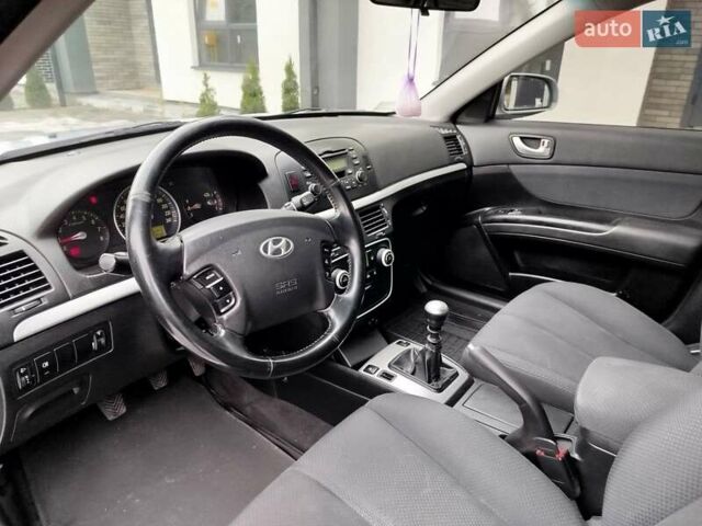 Сірий Хендай Соната, об'ємом двигуна 2 л та пробігом 126 тис. км за 6200 $, фото 18 на Automoto.ua