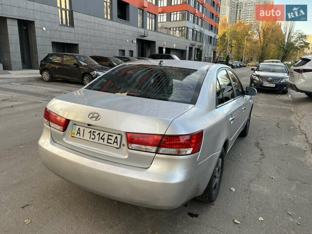 Серый Хендай Соната, объемом двигателя 2 л и пробегом 271 тыс. км за 4250 $, фото 6 на Automoto.ua