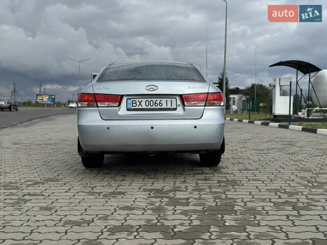 Серый Хендай Соната, объемом двигателя 2.36 л и пробегом 307 тыс. км за 5550 $, фото 11 на Automoto.ua