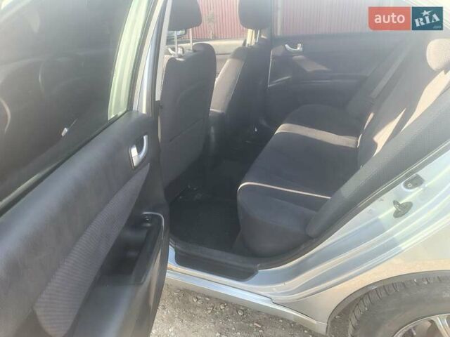 Хендай Соната 2007 у Павлограде на Automoto.ua Сірий Хендай Соната, об'ємом двигуна 2 л та пробігом 187 тис. км за 5250 $, фото 1 на Automoto.ua